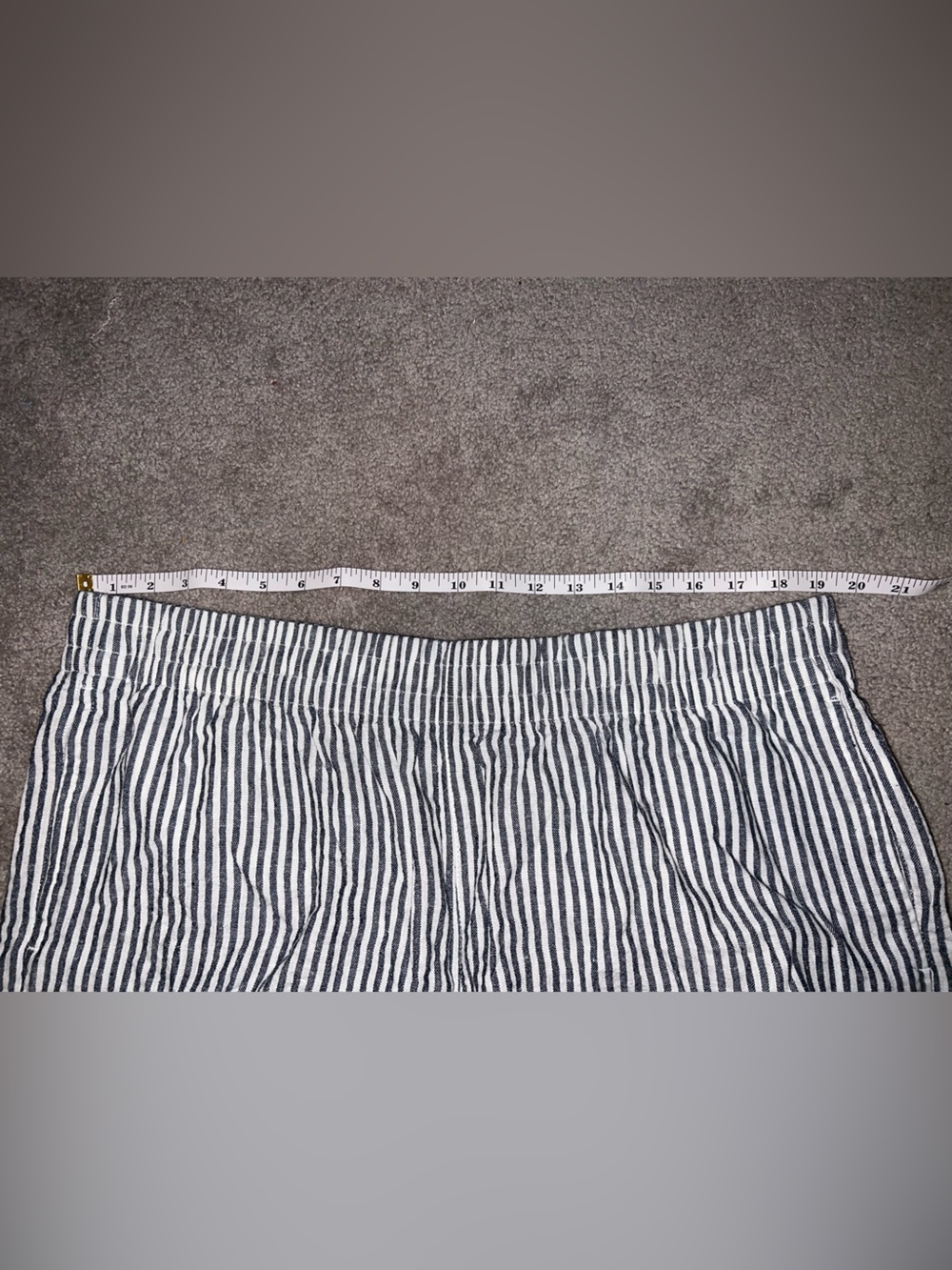 Old Navy Navy Blue & White Striped Linen Women's Shorts - Picture 4 of 5